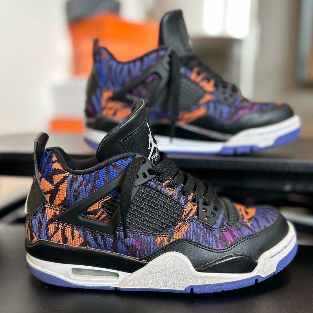 Jordan 4 Retro SE ‘Rush Violet’ Size 6Y/7.5W